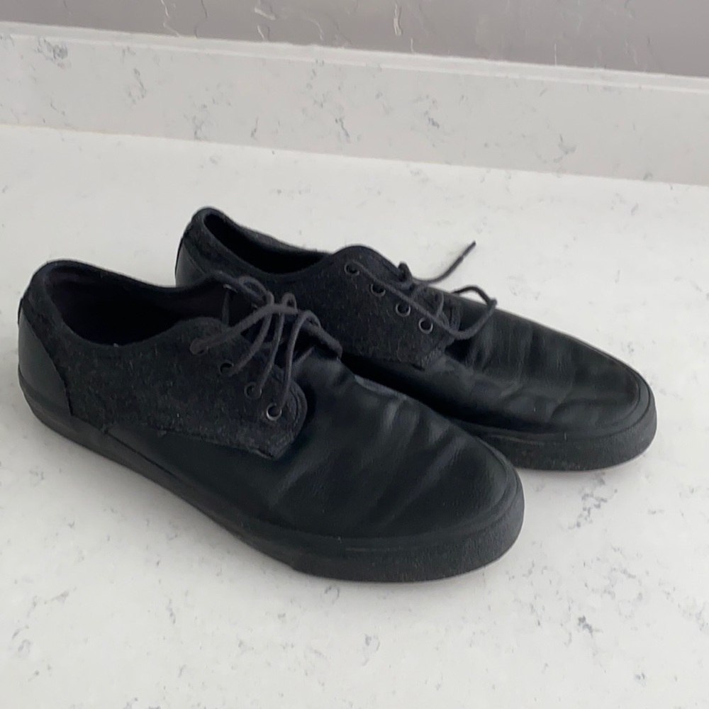 Men’s Mossimo shoes